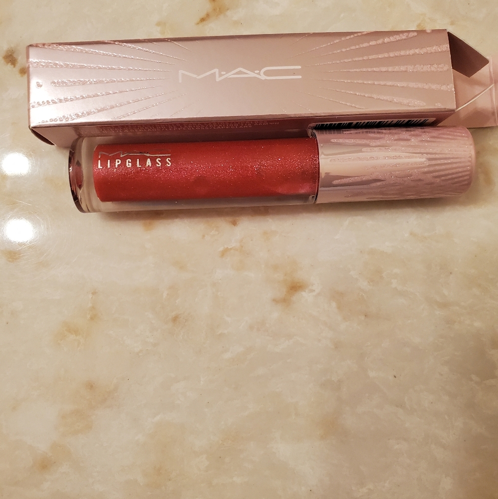 MAC LIPGLASS- SNOW IN LOVE ๐ฅฐ - Picture 10 of 10